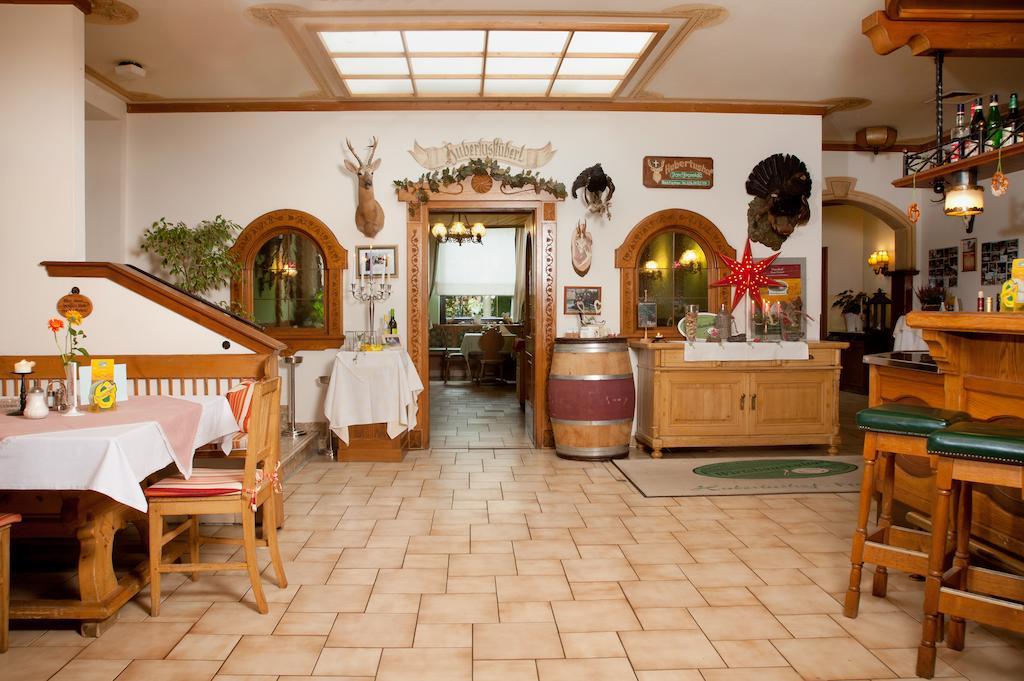 Hubertushof Fromwald Hotel Und Gasthof Bad Fischau Eksteriør billede