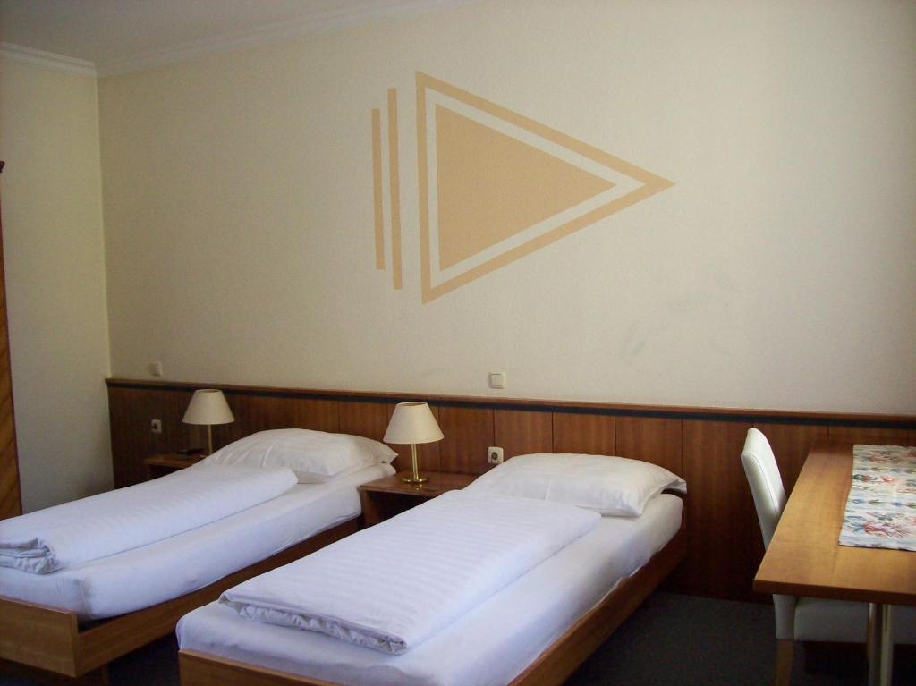 Hubertushof Fromwald Hotel Und Gasthof Bad Fischau Værelse billede