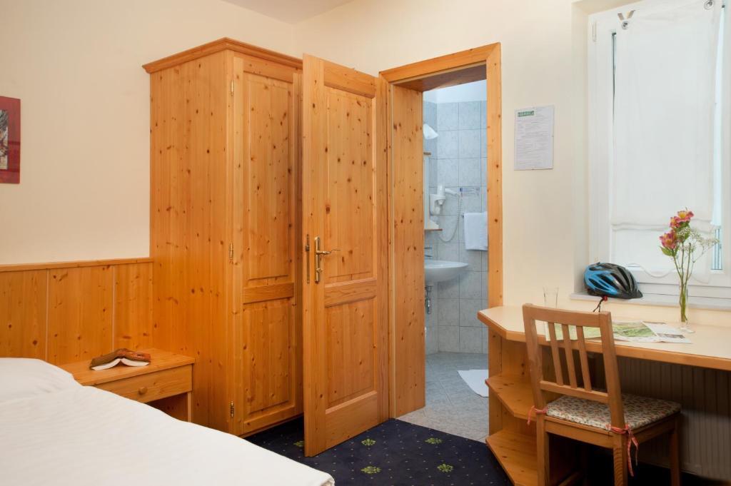 Hubertushof Fromwald Hotel Und Gasthof Bad Fischau Eksteriør billede